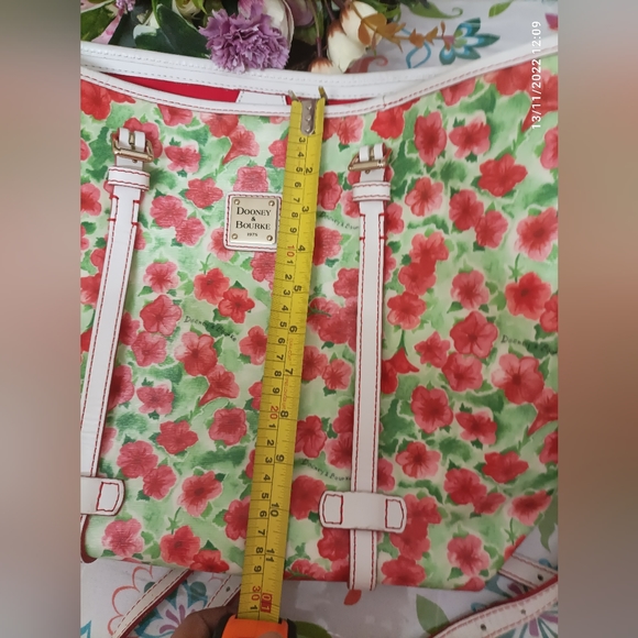 Authentic Dooney and Bourke Large Petunia Tote - Picture 16 of 16